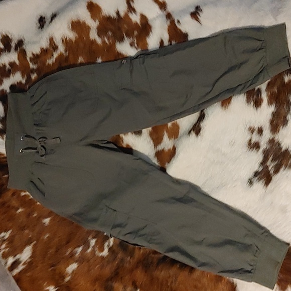 Mofiz Hiking Capris - Picture 1 of 8